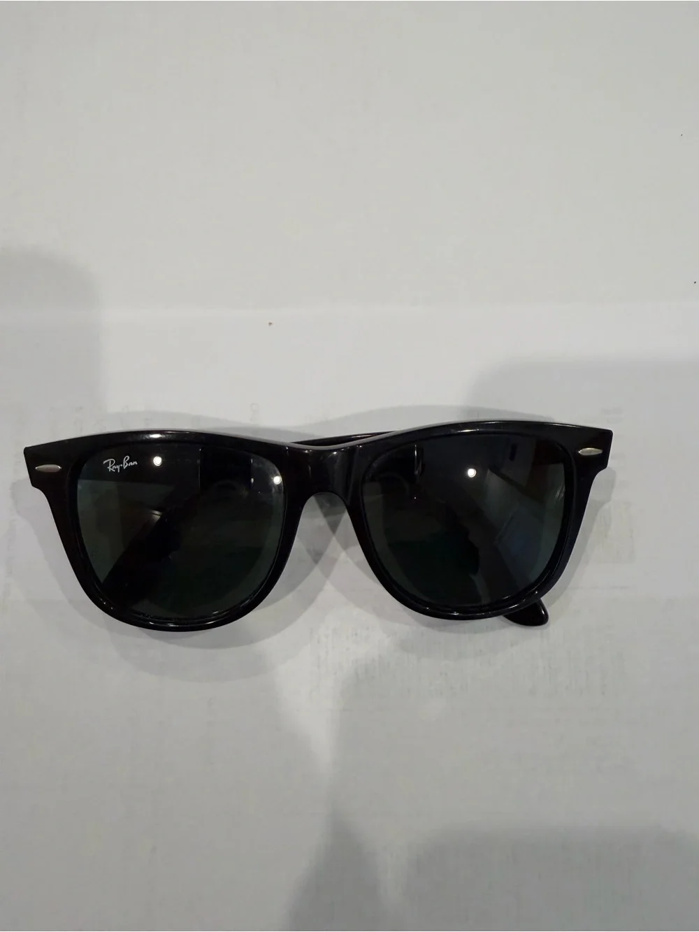 Ray-Ban Black Wayfarer Sunglasses with Dark Green Lenses